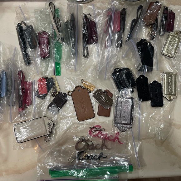 Coach Hangtag Lot - Picture 1 of 1